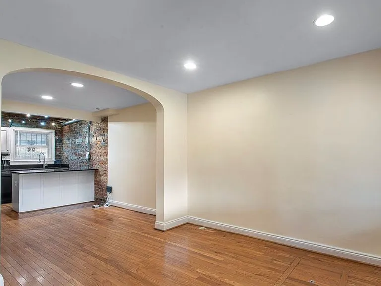 1220 Wallace St — Photo 9