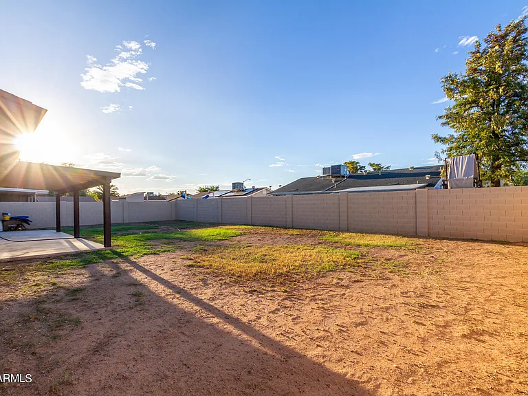 1602 W Rockwood Dr — Photo 37