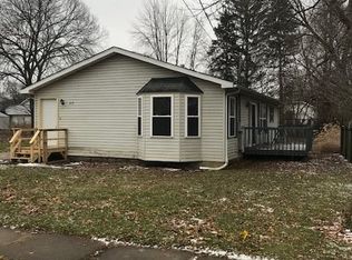 609 Saint Clair Ave, Jackson, MI 49202