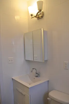 Rented by R New York | media 18