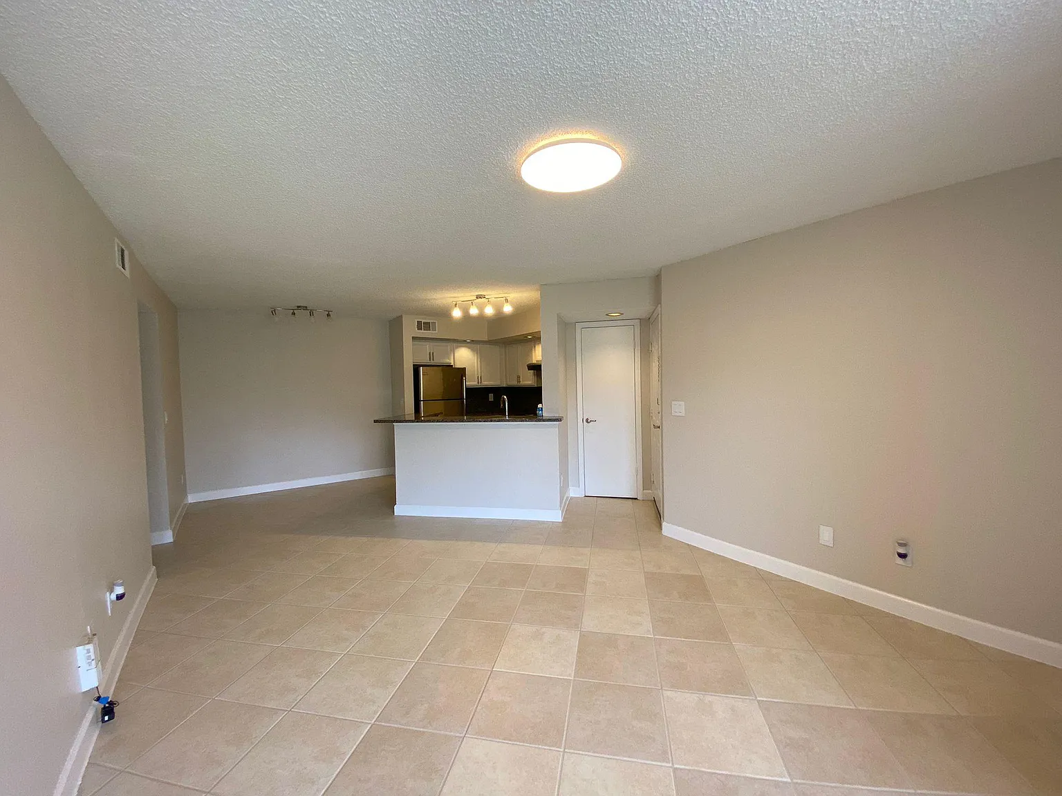 2 bed, 934 sqft, $1,500 — Photo 4