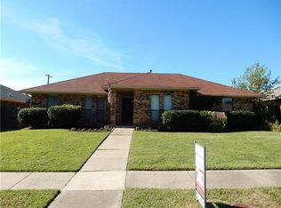 1518 Silverleaf Dr, Carrollton, TX 75007