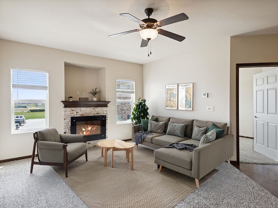 Three Bedroom B - 3 Bed / 2 Bath - 1,328 Sq.Ft.