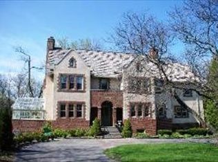 481 E Illinois Rd, Lake Forest, IL 60045