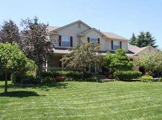 1088 Ridgeview Cir, Lake Orion, MI 48362