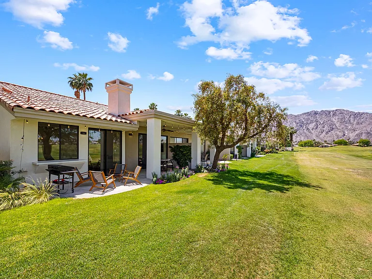 Fairway and mountain views!