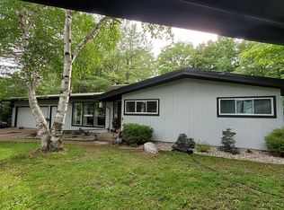 2005 Engleside Ave SE, Kentwood, MI 49546