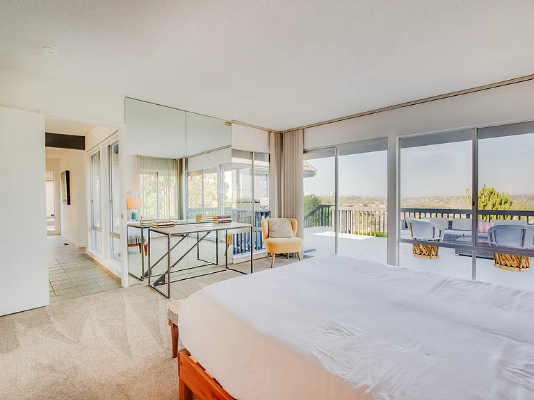 8143 La Jolla Scenic Dr N — Photo 21