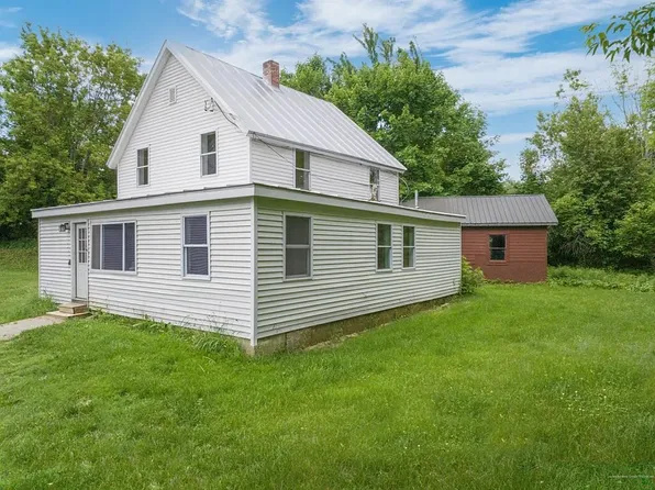 49 Old Waterville Rd, Oakland, ME 04963