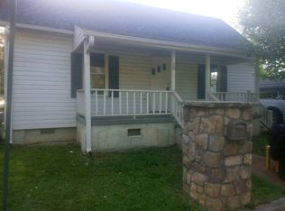 33 9th St, Greer, SC 29651