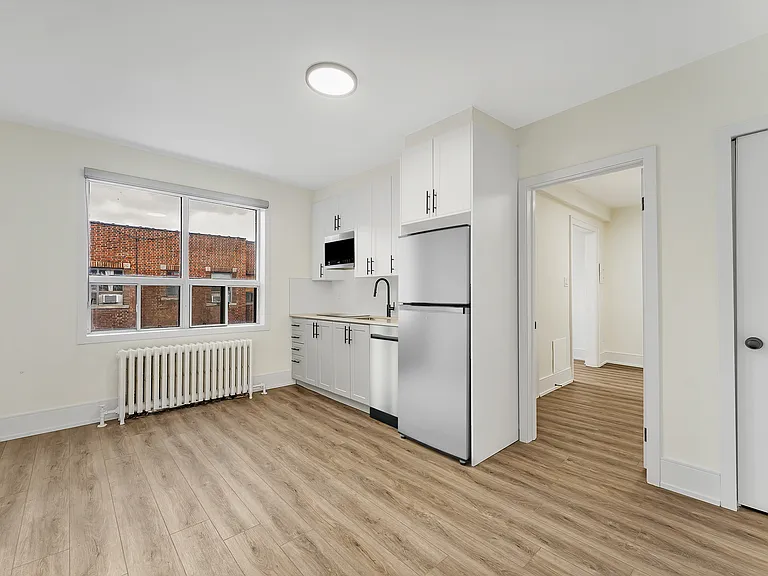 231 Vaughan Rd — Photo 13