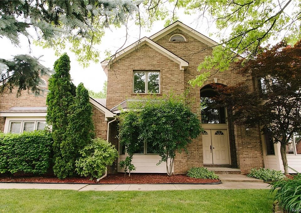 1st image of 2073 Dell Rose Dr