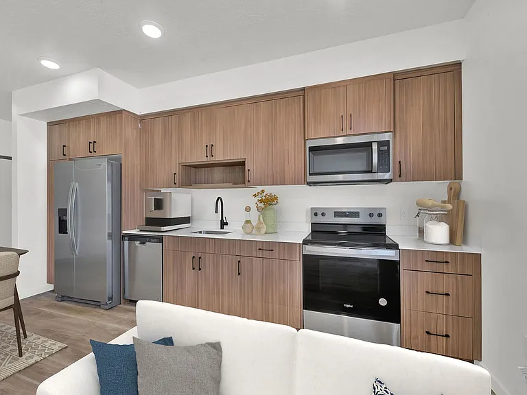 Veazey Park Apartments — Photo 10