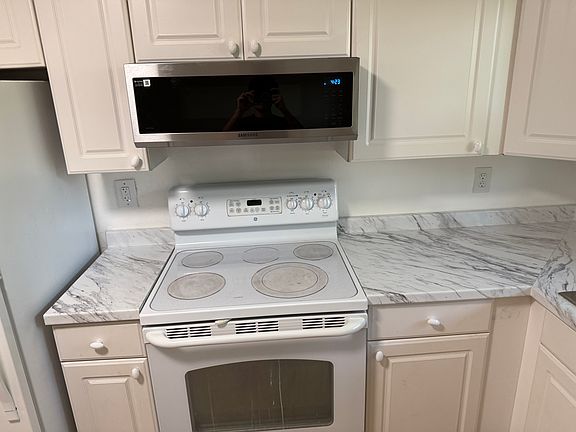 5th image of 3325 Airport Pulling Rd N