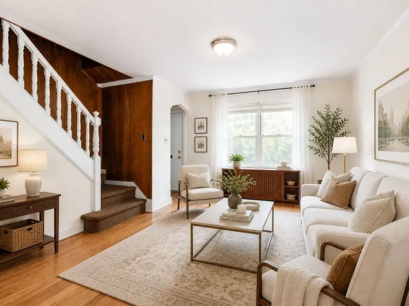 20-29 28th St, Astoria, NY 11105