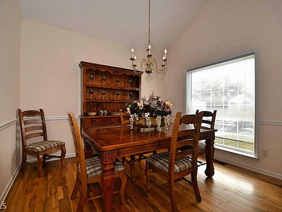 2nd image of 209 Belmont Dr
