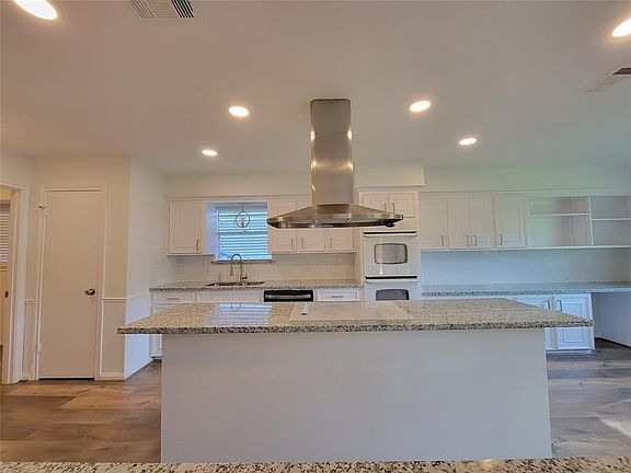 5th image of 15318 Penn Hills Ln