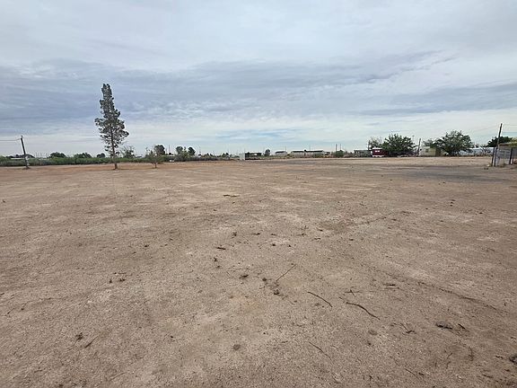 2nd image of 309 W County Rd