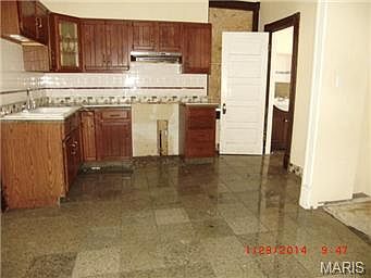 5th image of 3700 Salena St