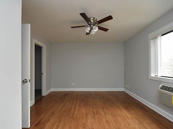 5th image of 7545 N Winchester Ave APT 403