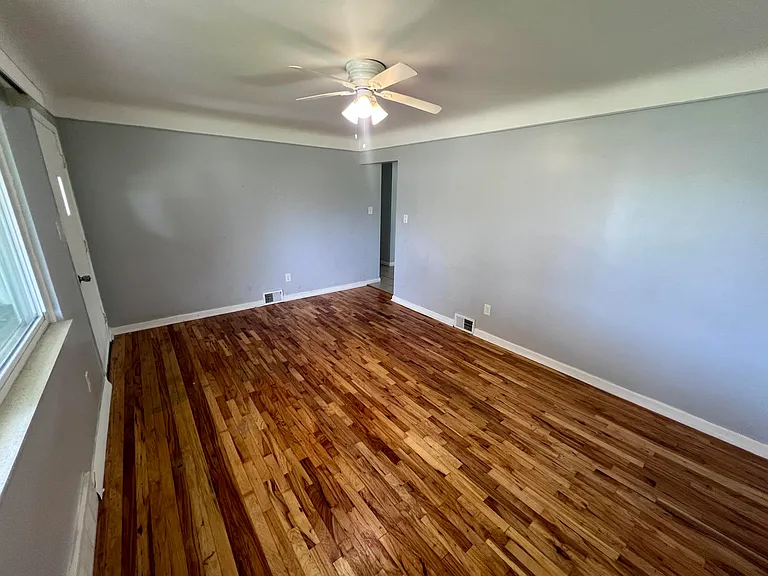 2252 Winston Dr — Photo 4