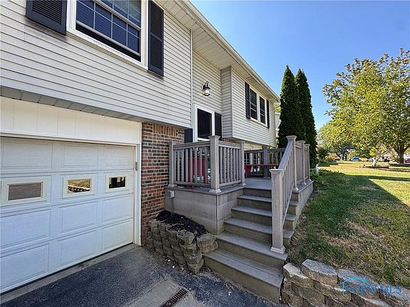 2nd image of 375 Edgewood Dr