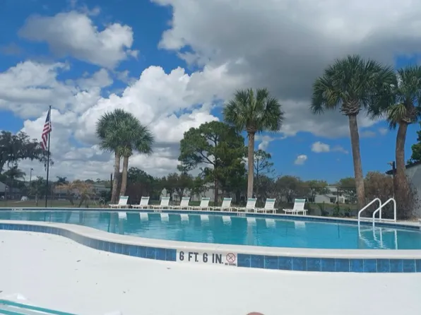 2250 E Candlewood Ln, New Smyrna Beach, FL 32168