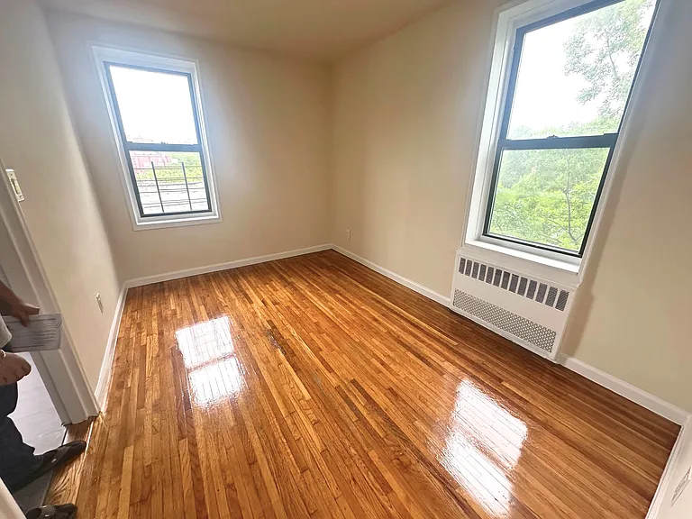 8611 Whitney Ave #5C — Photo 4