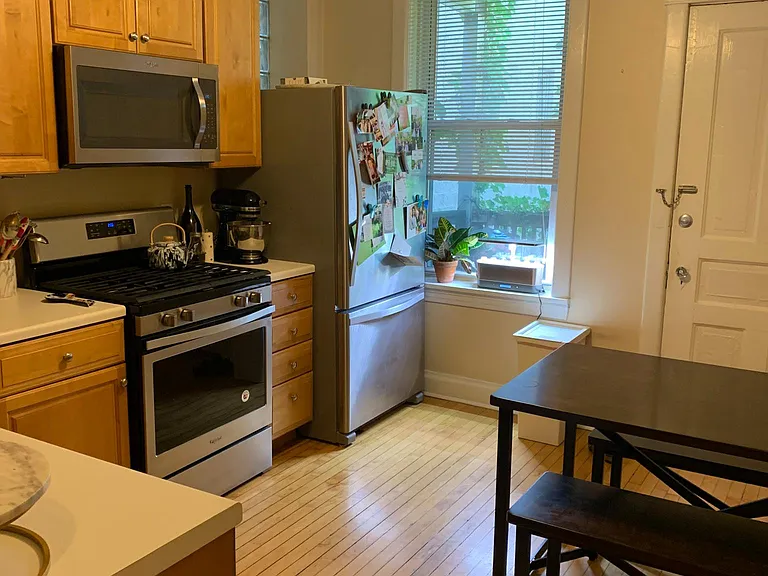3308 N Lakewood Ave #1 — Photo 3