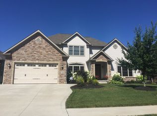 1128 Laurel Green Dr NE, North Canton, OH 44720