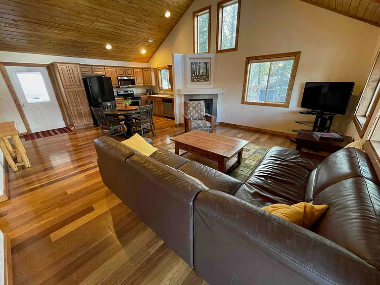 511 N Aspen St — Photo 5