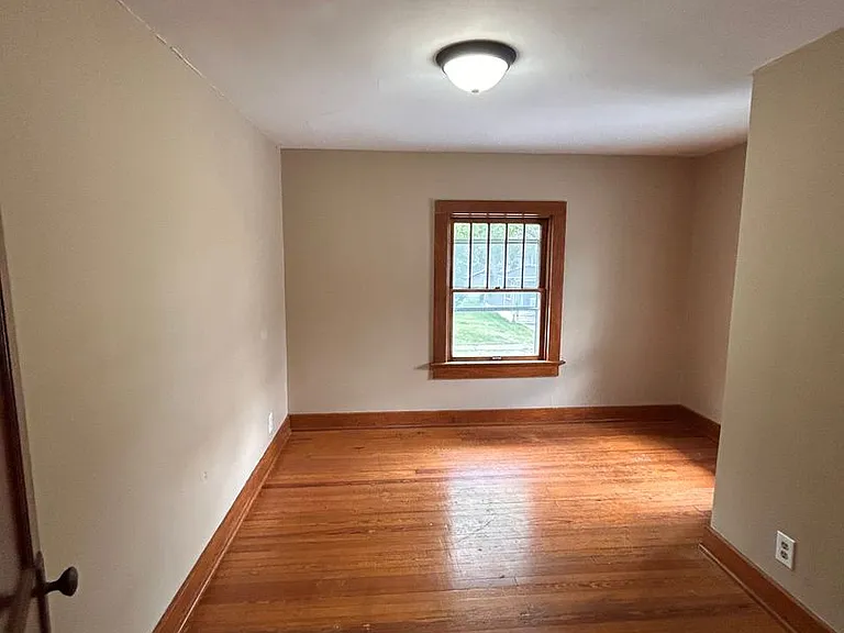 3708 Weisser Park Ave — Photo 6