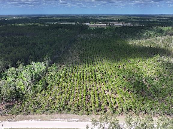 2nd image of 120 S Farms Edge Rd