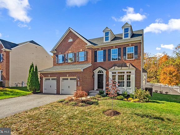 3rd image of 1310 Pennington Ln