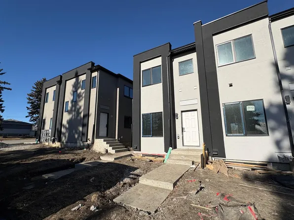 920 35th St SE #A, Calgary, AB T2A 1A5