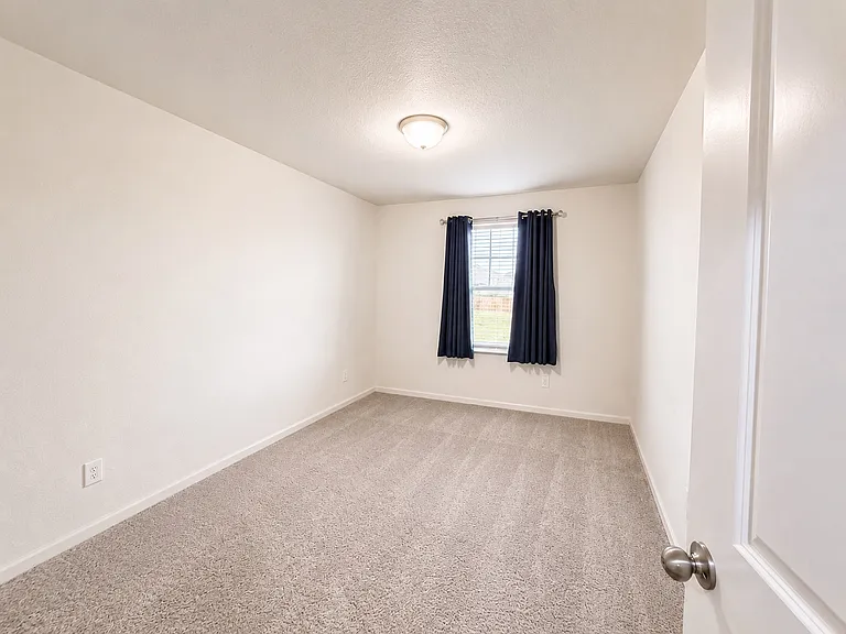 824 Juniper St — Photo 12