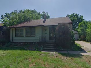 1027 N Old Manor Rd, Wichita, KS 67208