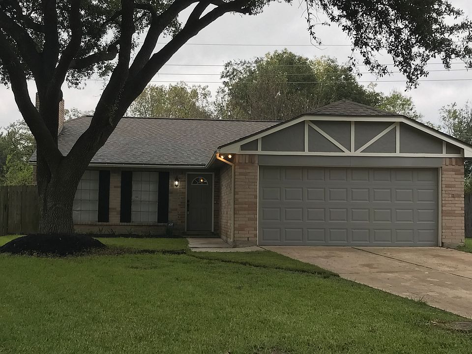 1st image of 11718 Clover Green Ln