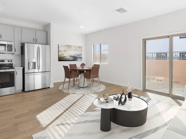 2823 W White Feather Lane, Phoenix, AZ 85085