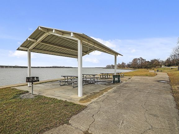 5th image of 1513 E Interstate Highway 30 APT 127