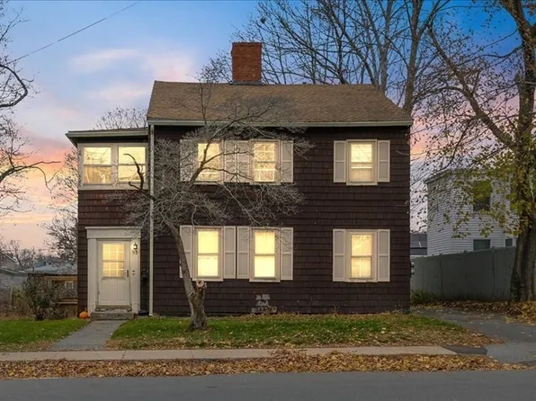 93 Friend St, Amesbury, MA 01913