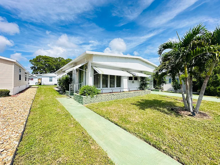 5004 Oakland Hills Ave — Photo 11