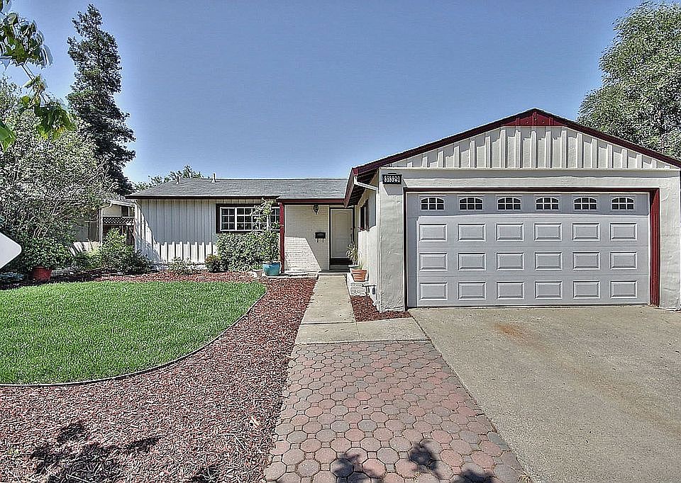 1st image of 31329 Carroll Ave