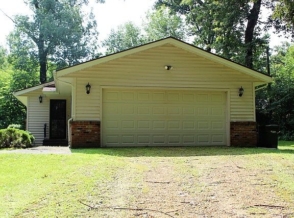 2nd image of 873 Lakewood Dr