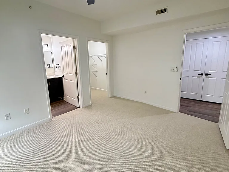 10639 Meeting St #307 — Photo 6