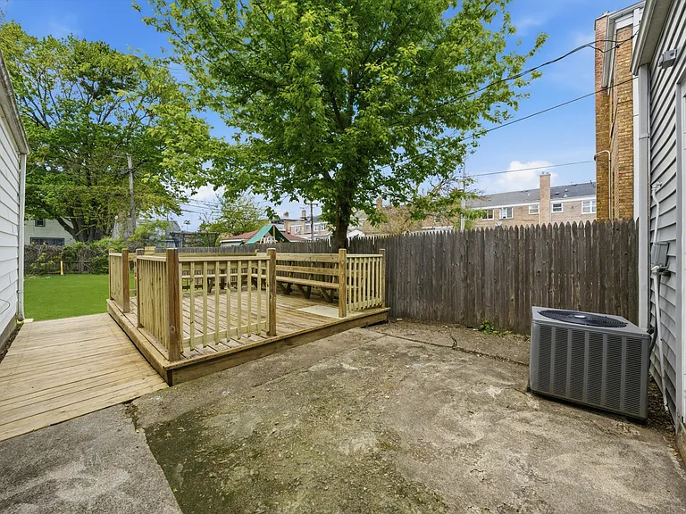 S Richmond Ave — Photo 10