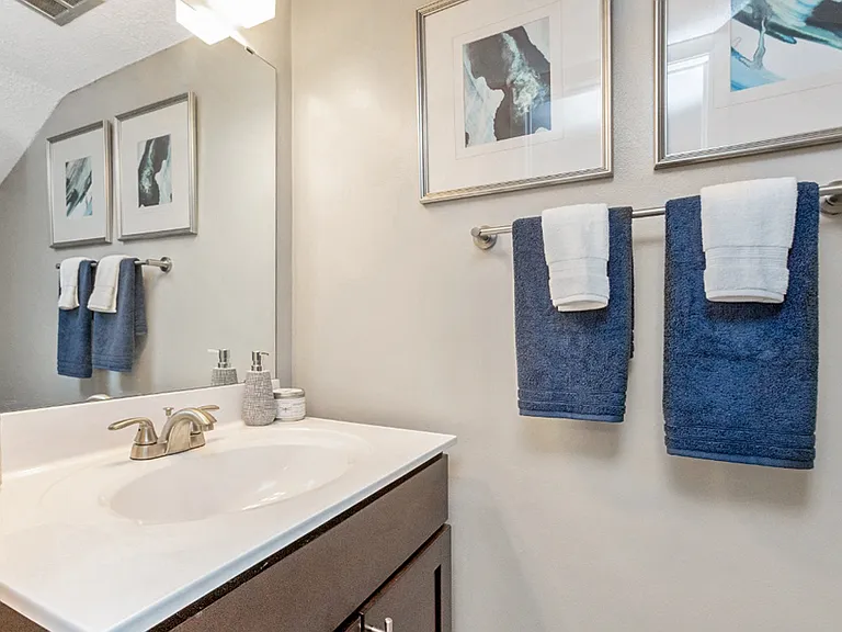 South Square Townhomes — Photo 6