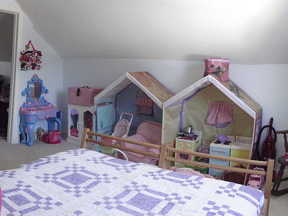 Upstairs bedroom