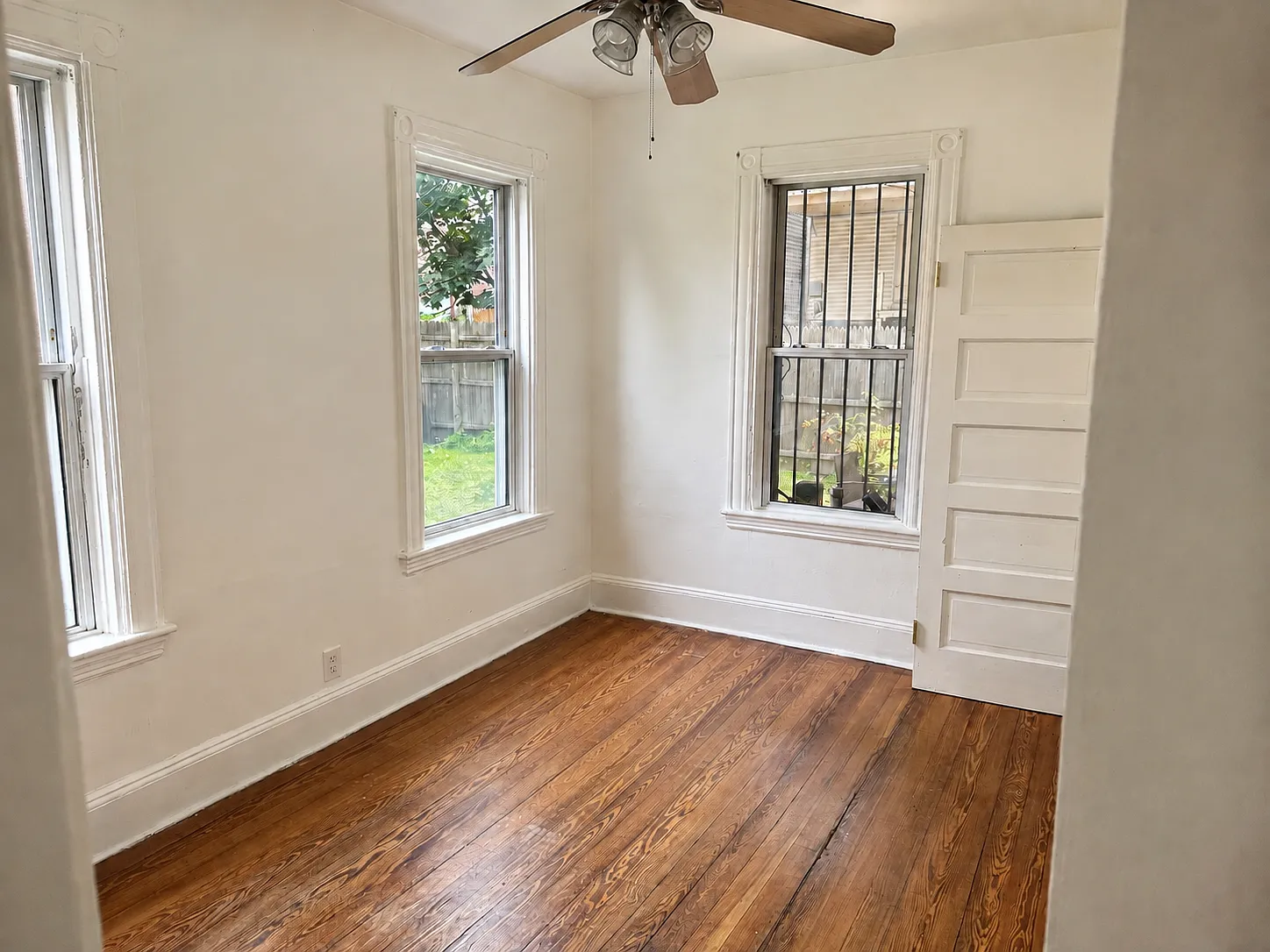 2 bed, 900 sqft, $2,700 — Photo 3