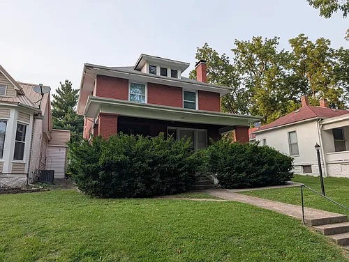 929 Riley St Photo 1